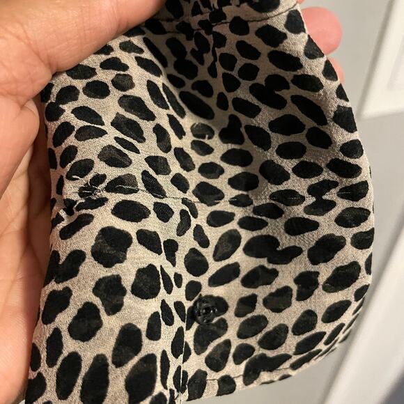 Express Womens Top Size 1/2 Animal Print Silk Chiffon Button Up Mob Wife Y2K - Picture 2 of 9